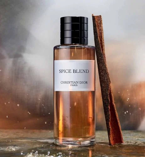 Dior Spice Blend Dior 125ML bottle, close-up of the elegant glass container with a black cap, showcasing the luxurious packaging.