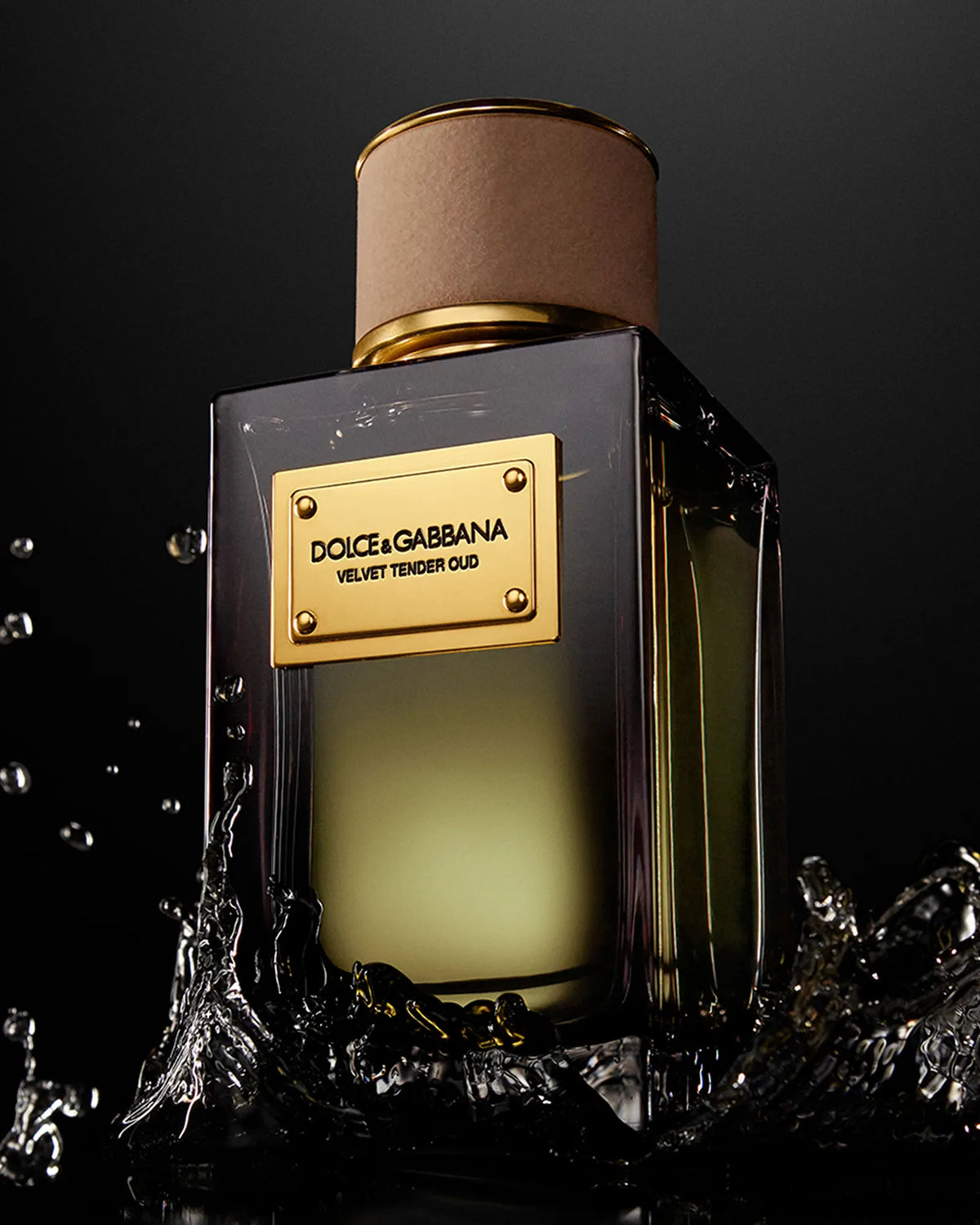 Velvet Tender Oud perfume bottle by Dolce&Gabbana, 100ml, with elegant velvet packaging and a sleek design.