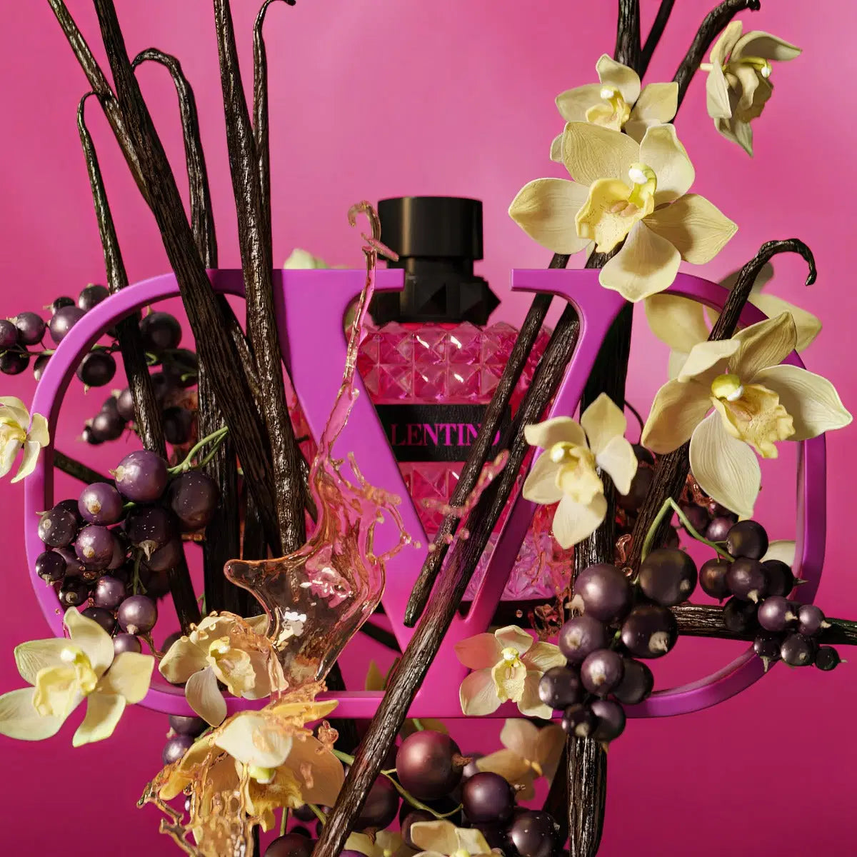Valentino Born in Roma Donna Extradose 100ml perfume bottle with sleek design and elegant packaging.